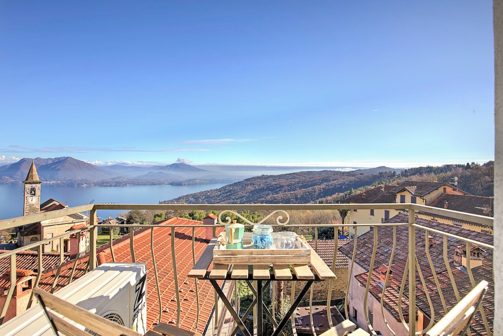 Family Apartment, Multiple Bedrooms, Mountainside (Luce Lake View on Stresa Hill)