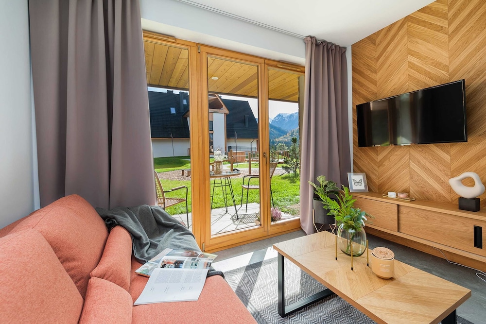 Deluxe Studio Suite