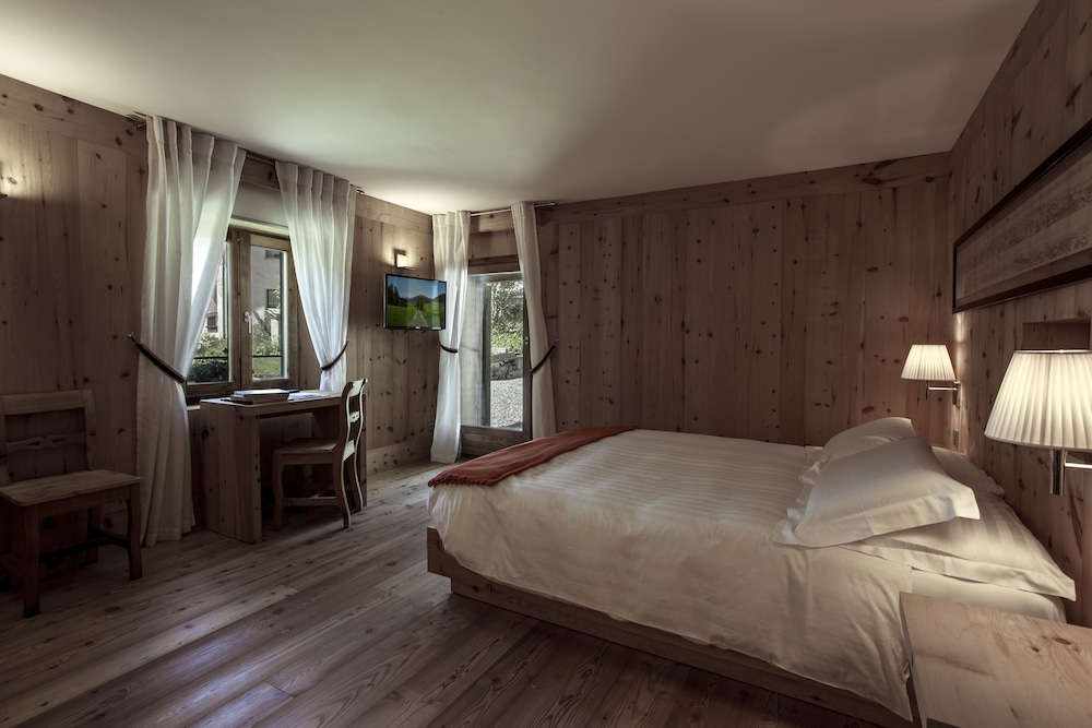 Superior Double Room (Colani Medium) photo 2