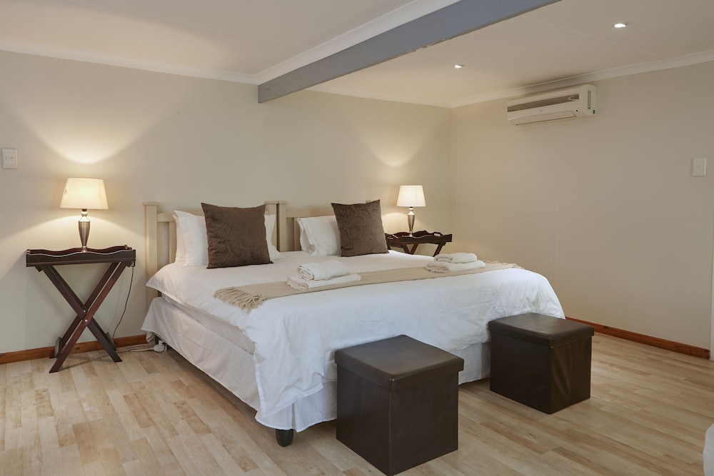 Yellow Aloe Family Rooms photo 1