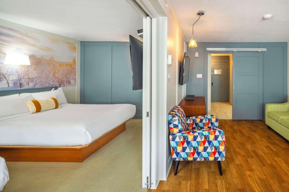Suite, Multiple Beds, Non Smoking