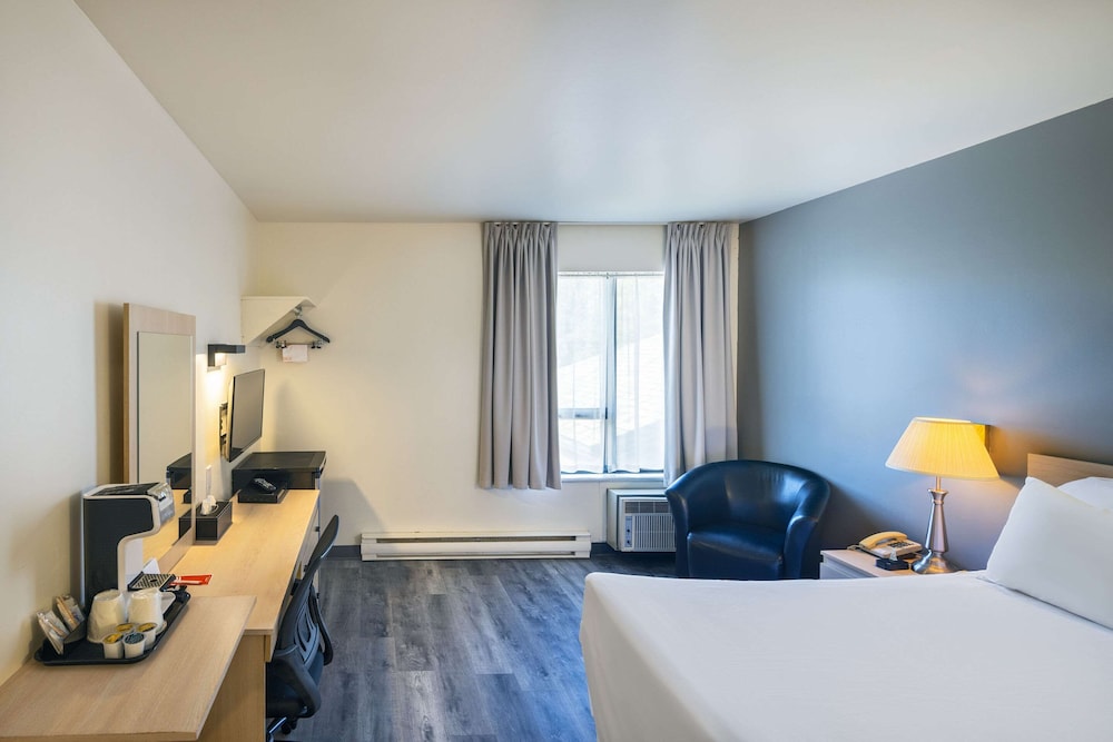 Room, 1 King Bed, Non Smoking photo 1