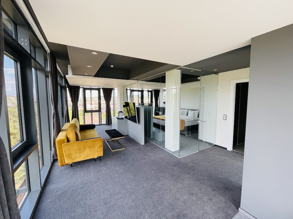 Panoramic Studio Suite, City View