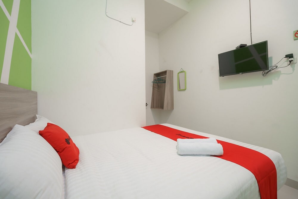 Double Room (RedDoorz) - Photo 4