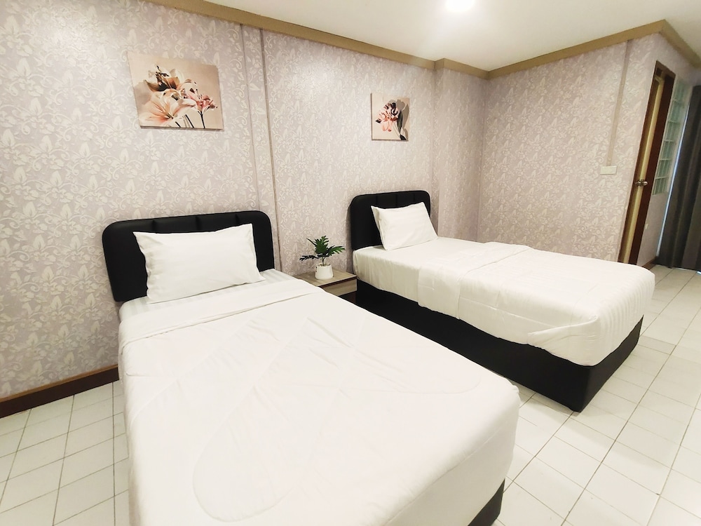 Deluxe Twin Room photo 1
