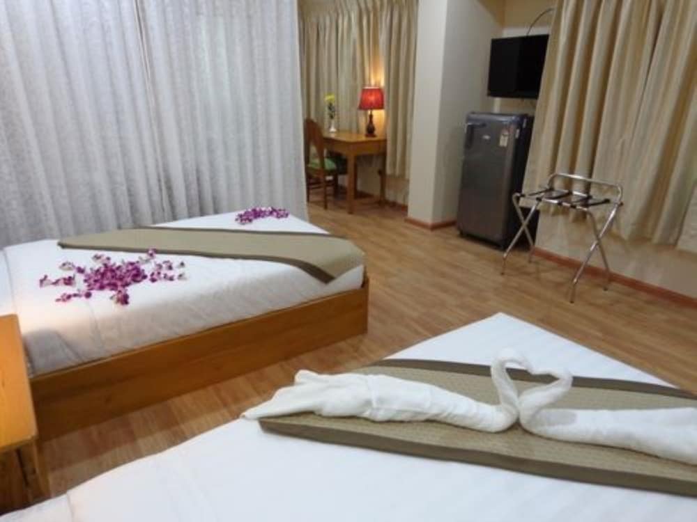 Deluxe Double or Twin Room photo 1
