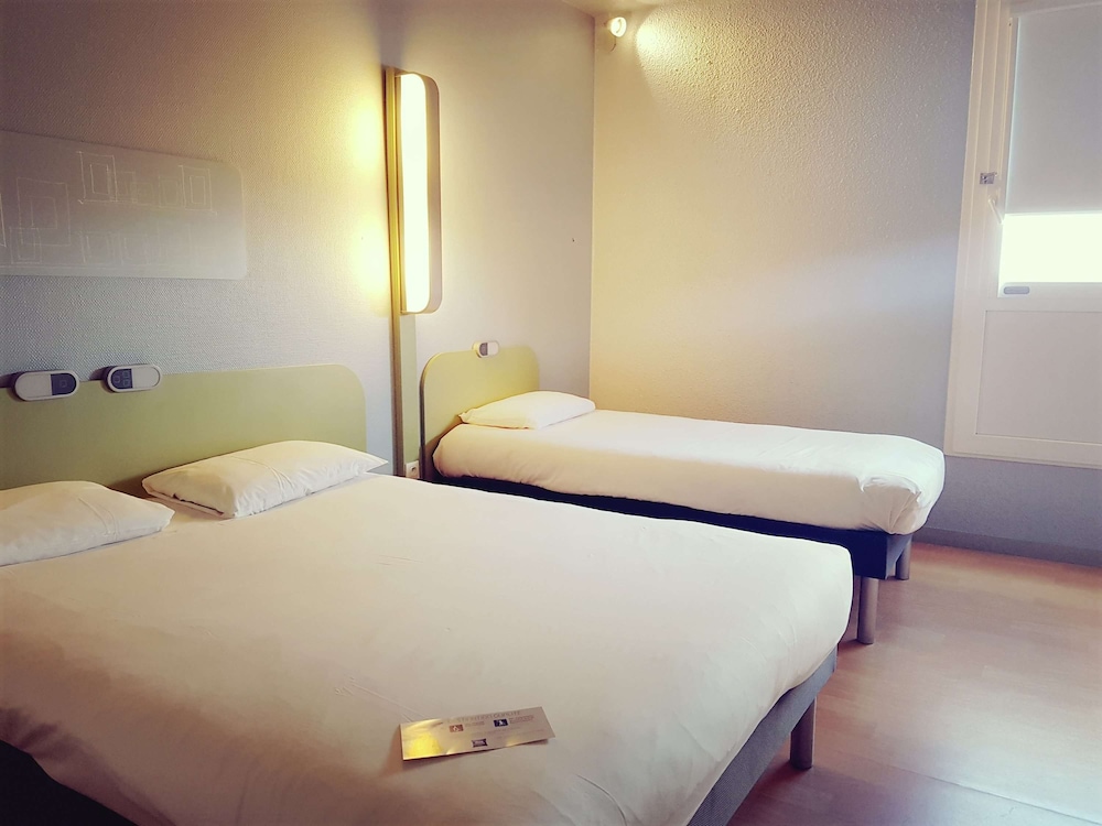 Triple Room, Multiple Beds - Photo 3