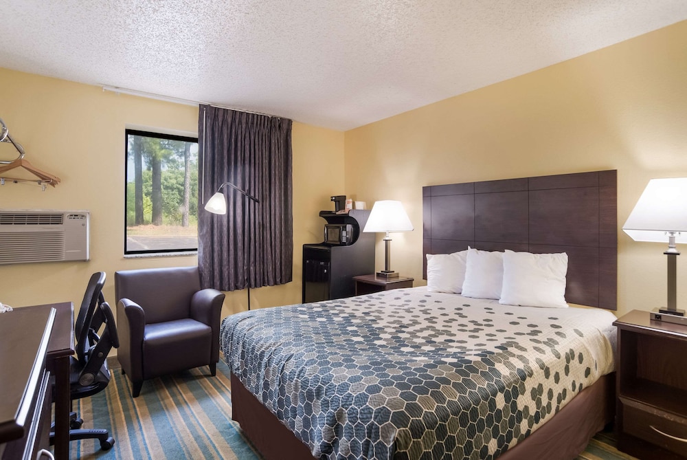 Room, 1 Queen Bed, Non Smoking - Photo 2