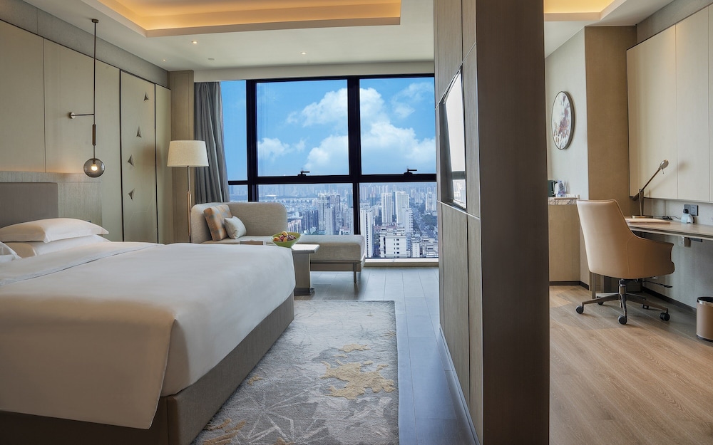 Junior Suite, 1 King Bed - Photo 8