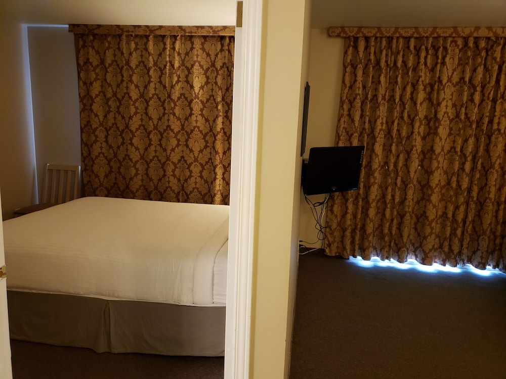 Standard Suite, 1 Queen Bed with Sofa bed, Non Smoking