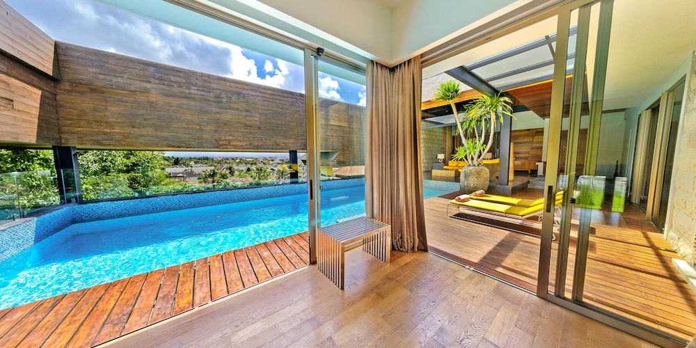 2 BR TShore Rooftop Villa Private Pool (Standard Check Out at 2:00 PM)