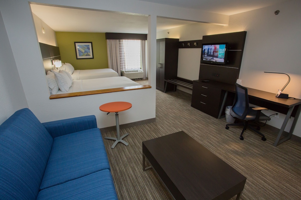 Suite, Multiple Beds - Photo 1