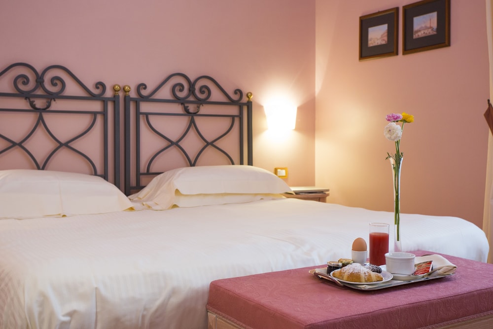 Classic Double Room Single Use photo 2