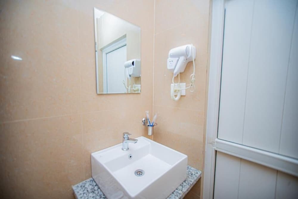Deluxe Double or Twin Room - Photo 3