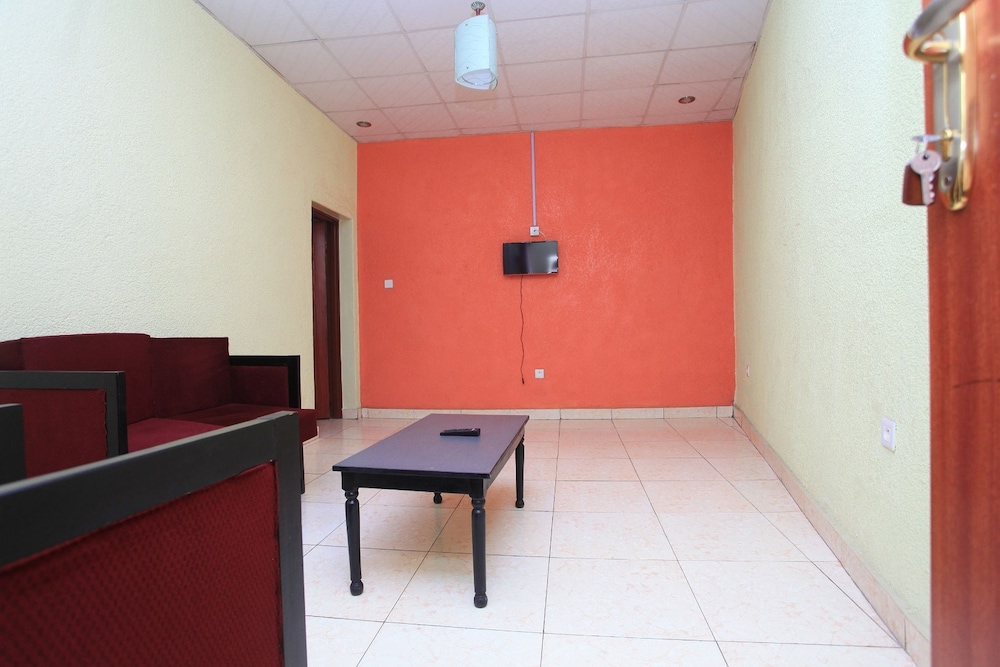 Family Room - Photo 10