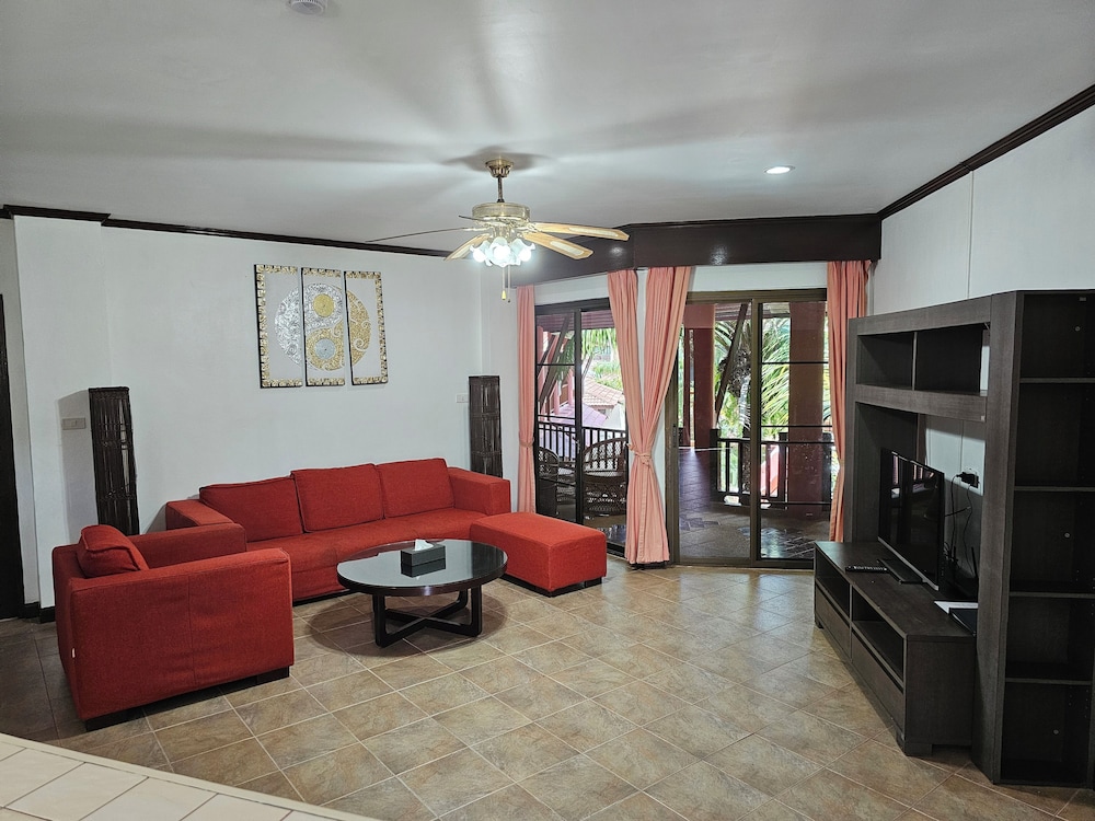 Family Apartment, 3 Bedrooms, Terrace, Pool View - Photo 25