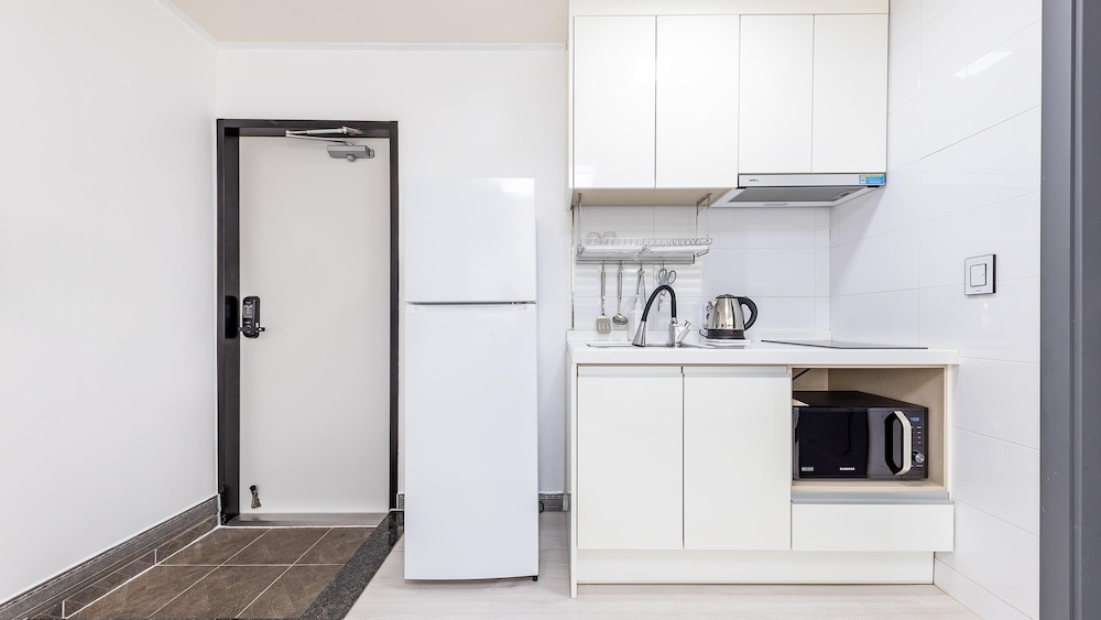 Basic Room, 1 Bedroom (202) - Photo 9