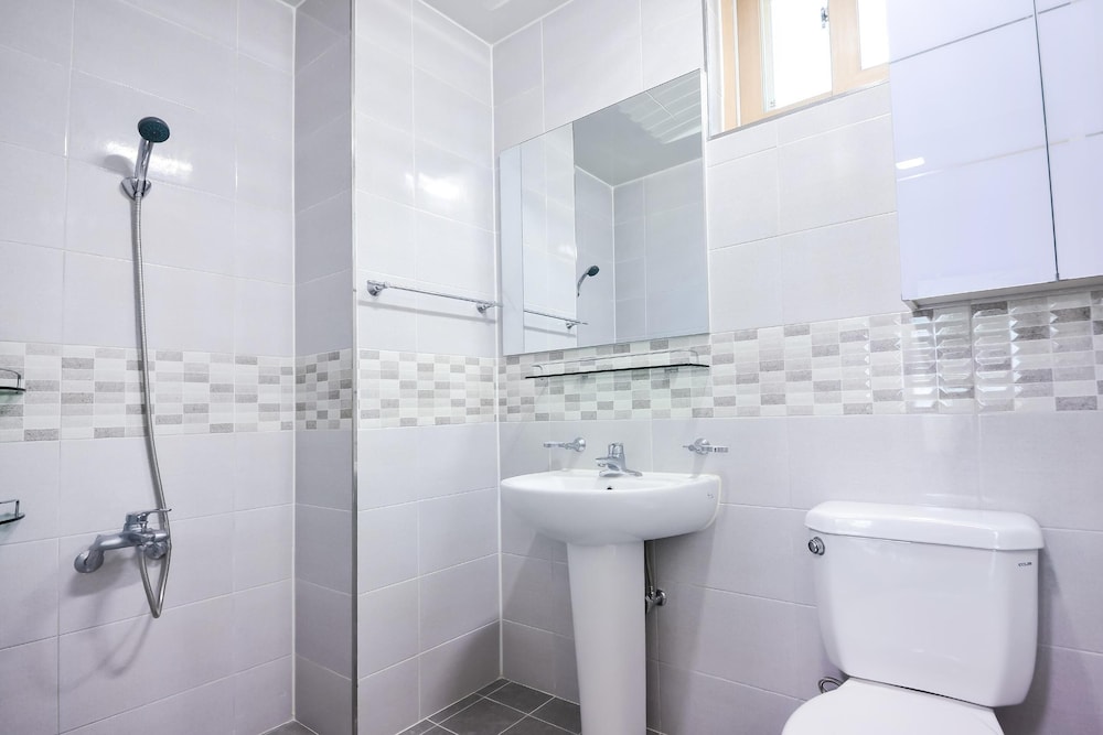 Basic Room, 1 Bedroom (303) - Photo 6