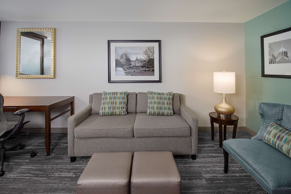 Junior Suite, 1 King Bed, Accessible - Photo 2