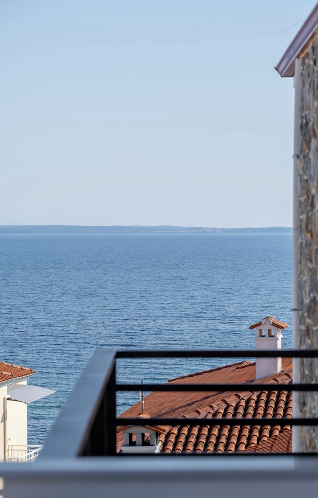 Deluxe Double Room Side Sea View - Photo 4