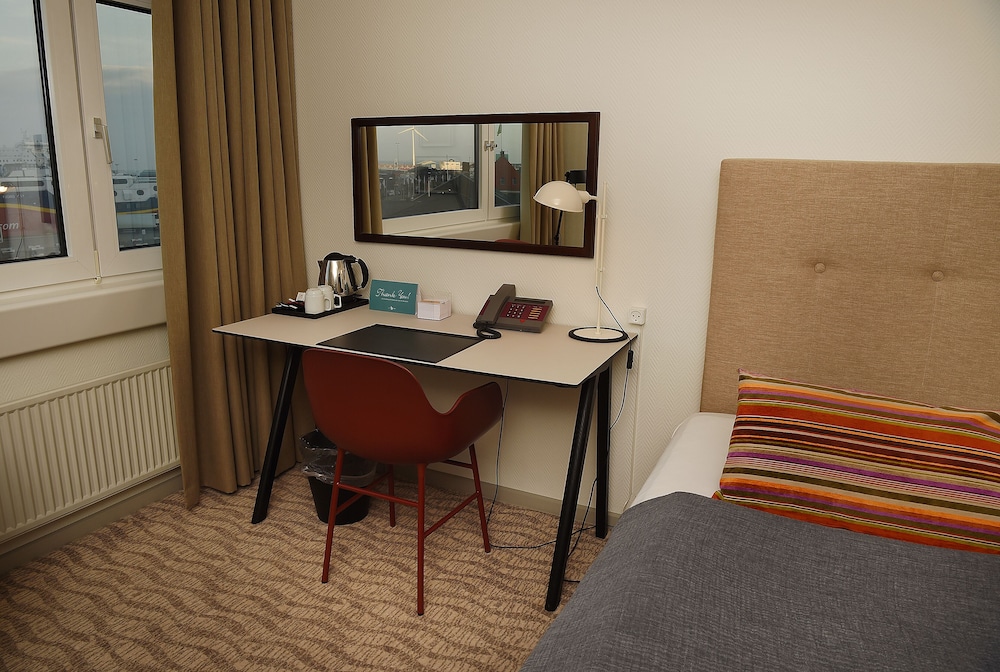 Standard Twin Room, Sea View - Photo 3