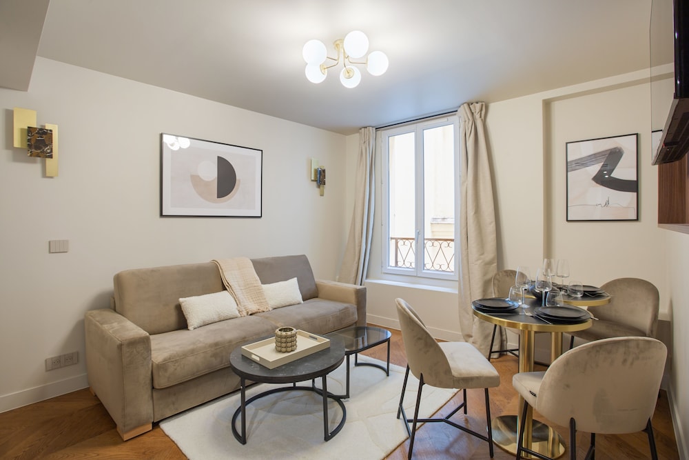 Classic Apartment (n°7) photo 1