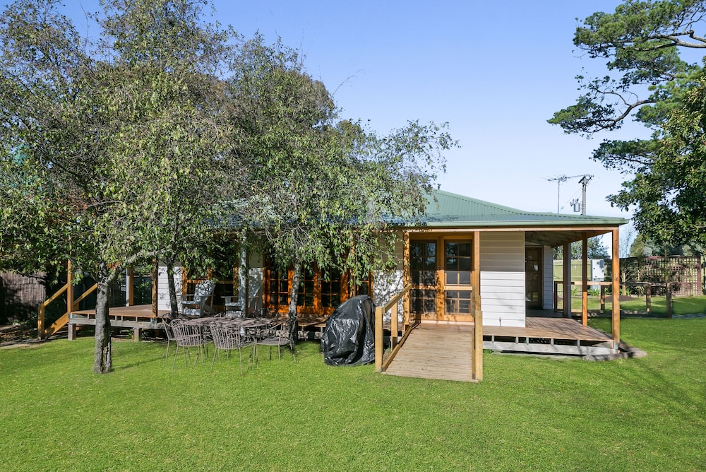 Lawn Cottage photo 3
