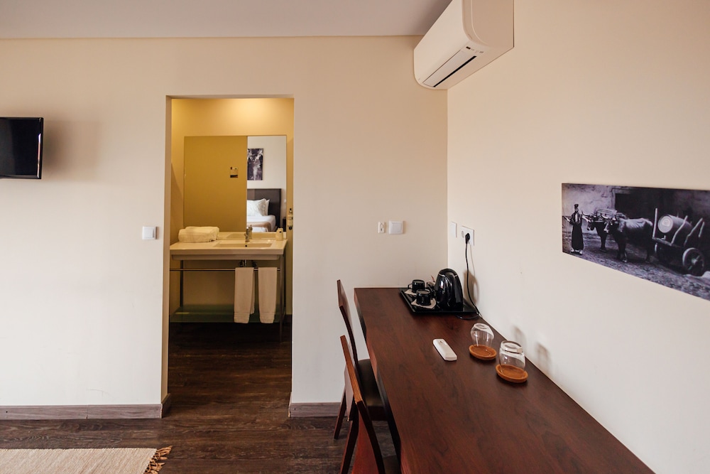 Deluxe Room - Photo 4
