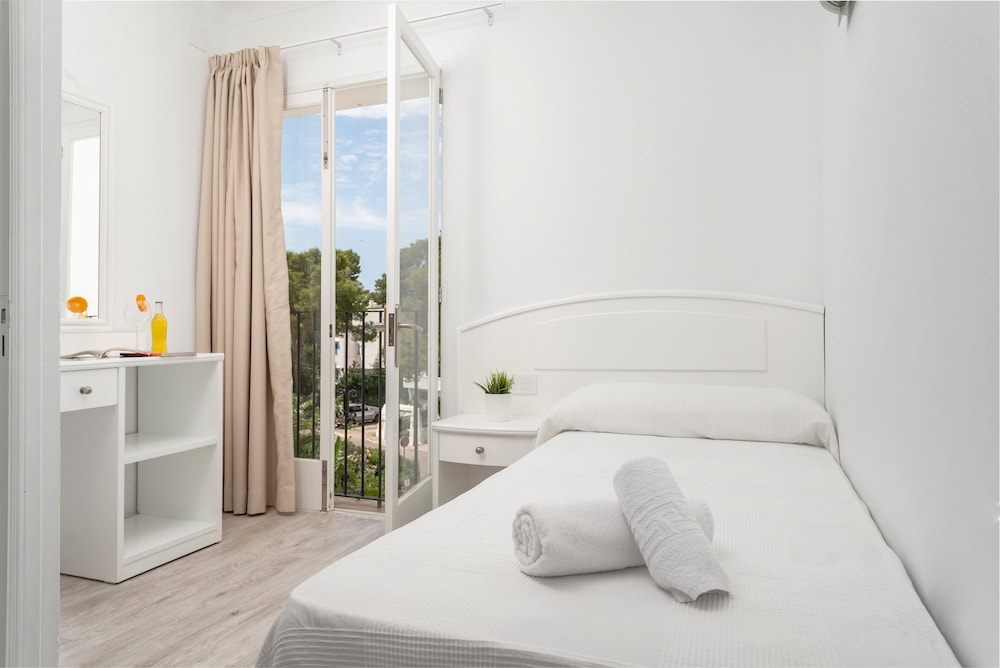 Single Room photo 2