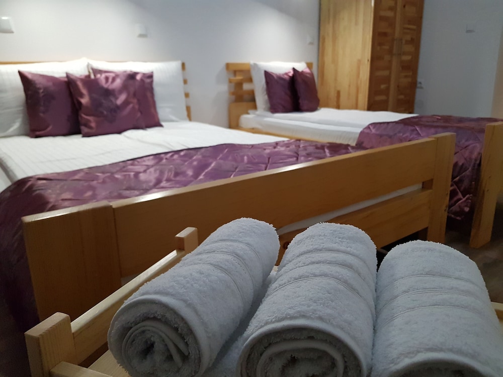 Economy Triple Room