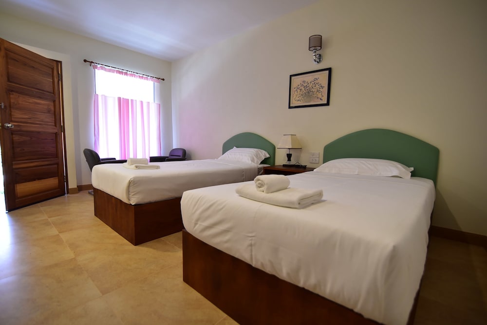 Deluxe Twin Room photo 2