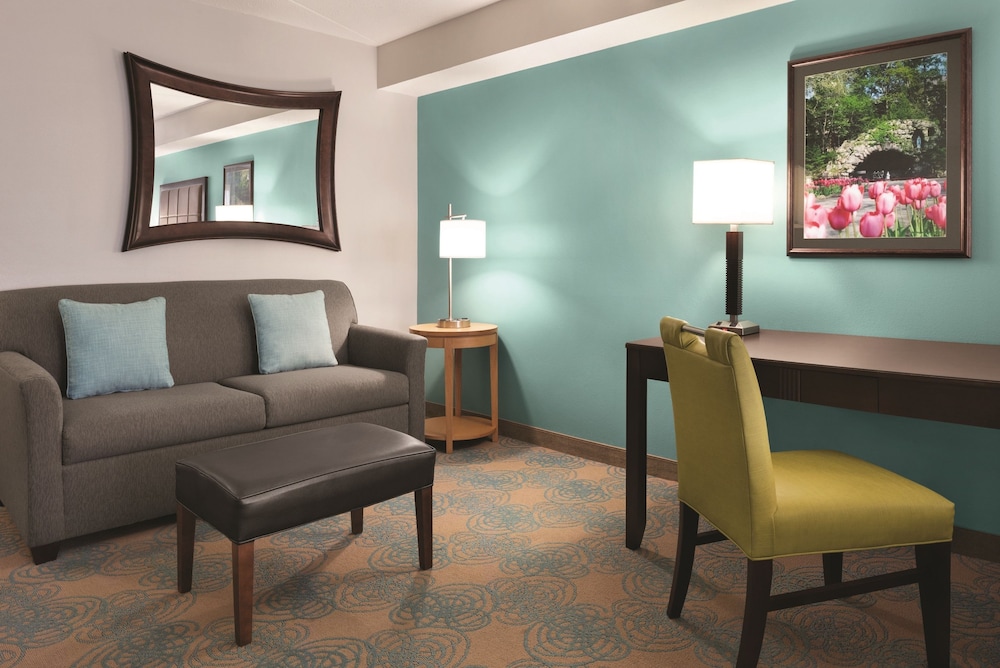 Premier Suite, 1 King Bed - Photo 4