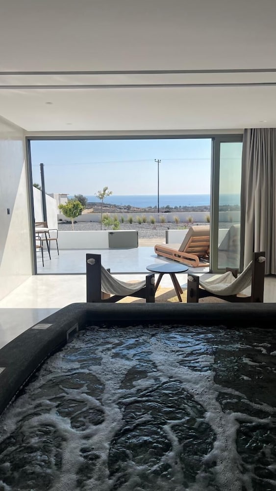 Exclusive Suite with Indoor Hot Tub