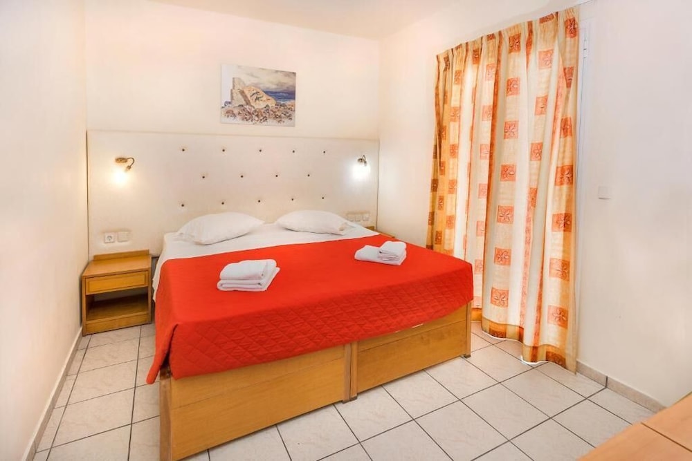 Family Room, 2 Bedrooms - Photo 13
