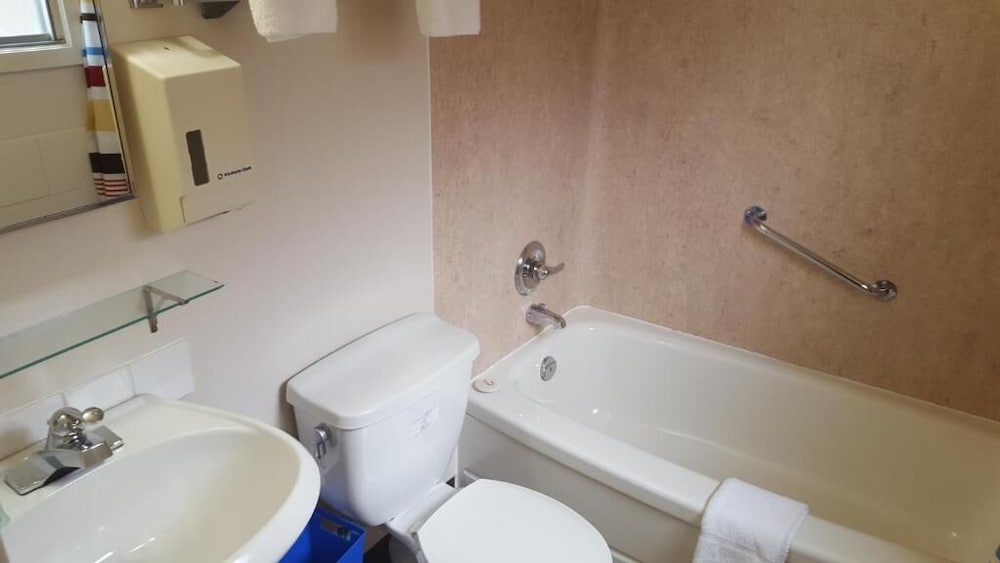 Family Studio Suite, 2 Bedrooms, Refrigerator & Microwave photo 1