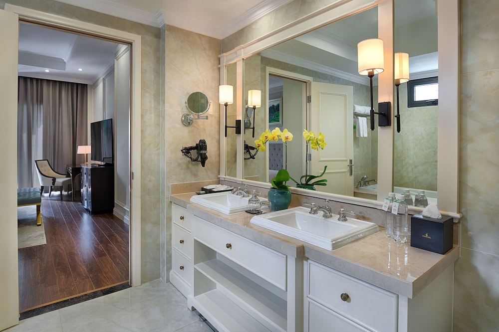 Ocean Haven Villa 3-Bedroom - VinWonders and Safari Access - Photo 5