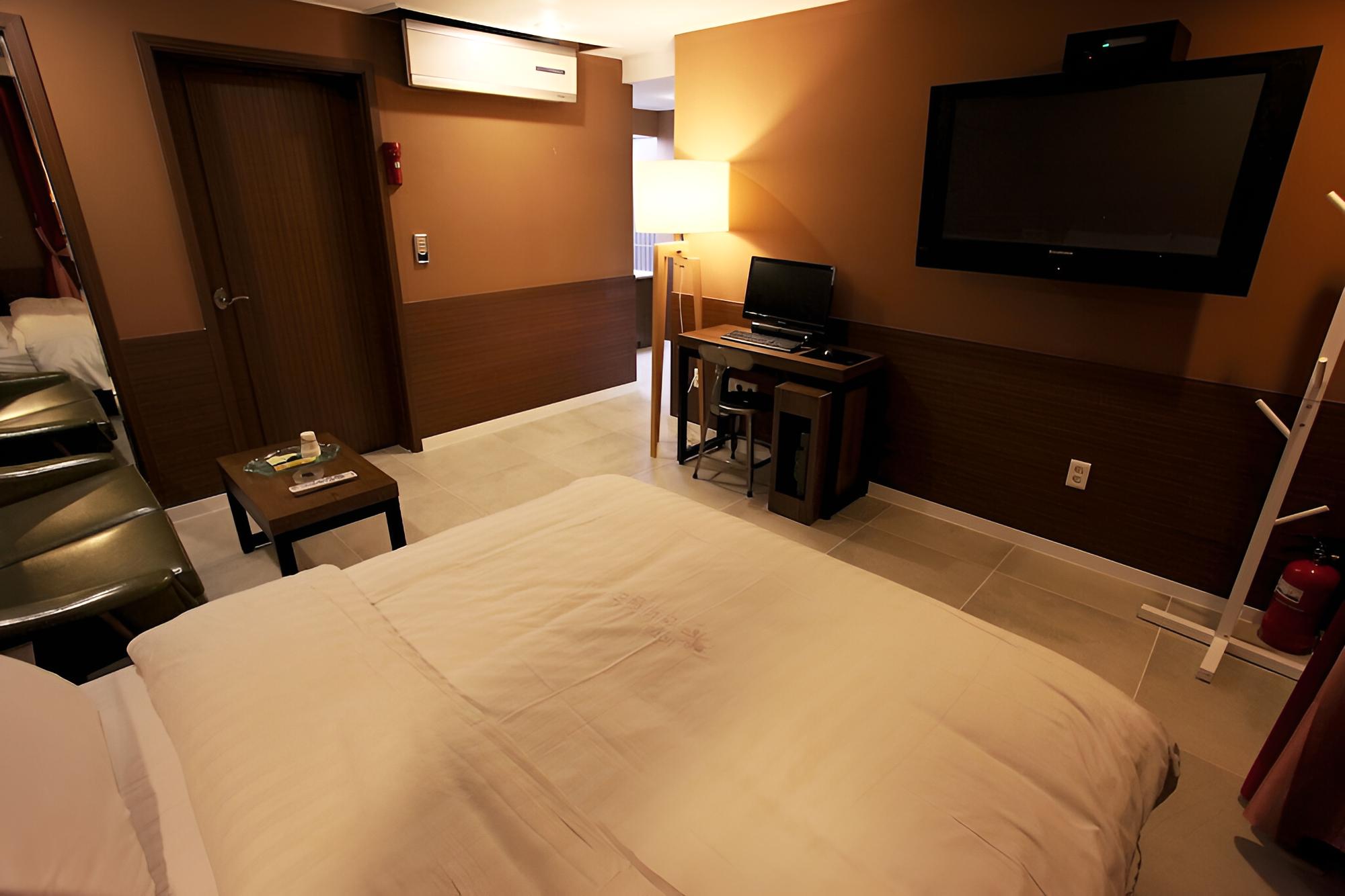 Room (Emerald (1pc - GTX1660super Netflix+W) - Photo 4