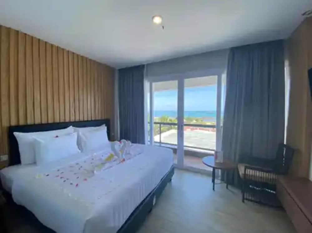 Suite Room - Photo 3