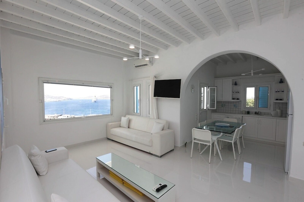 Villa, 3 Bedrooms, Sea View photo 1