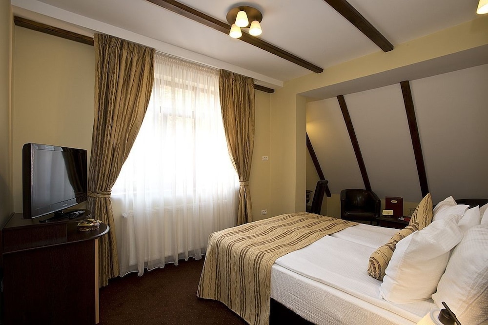 Standard Double Room - Photo 4