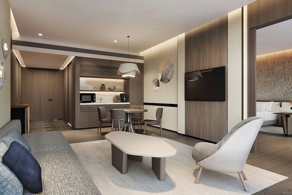 Suite, 1 King Bed, Ocean View (Balcony)