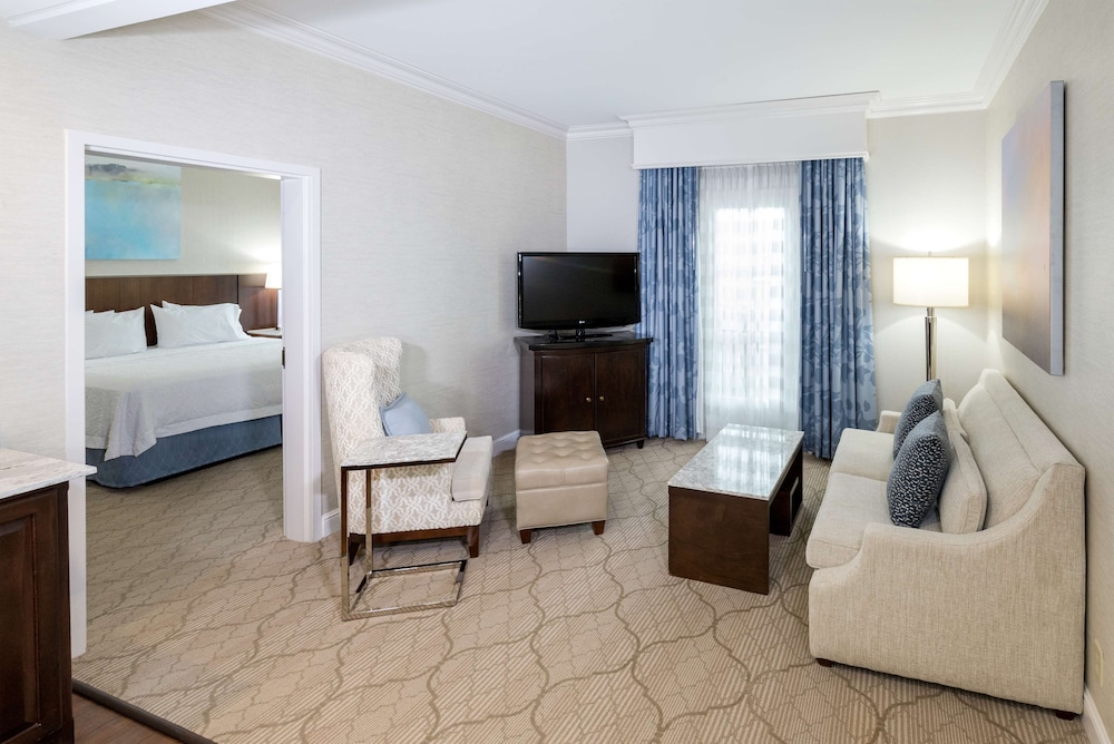 1 King 1 Bedroom Suite Non Smoking - Photo 1
