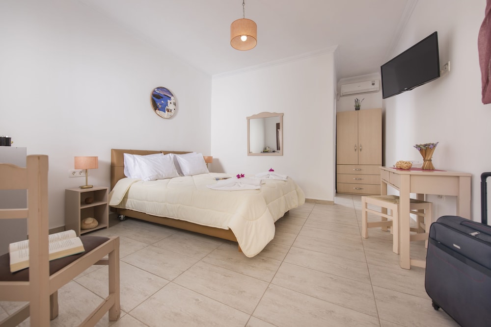 Standard Room - Photo 1