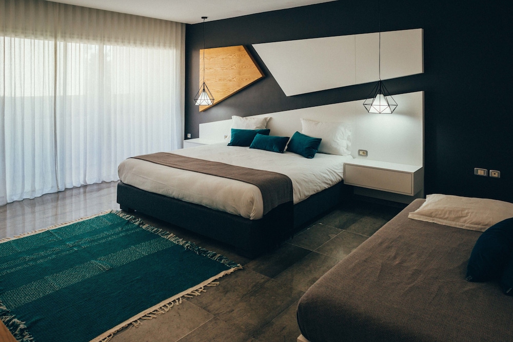 Deluxe Double Room Single Use, 1 Double Bed photo 3