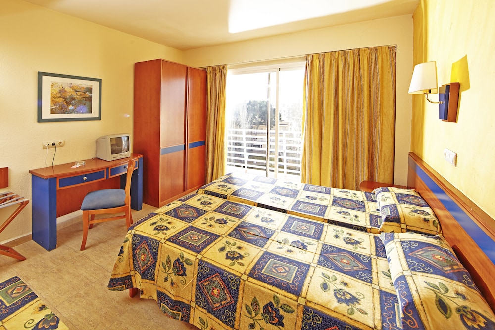 Standard Double Room (2 Adults + 1 child)