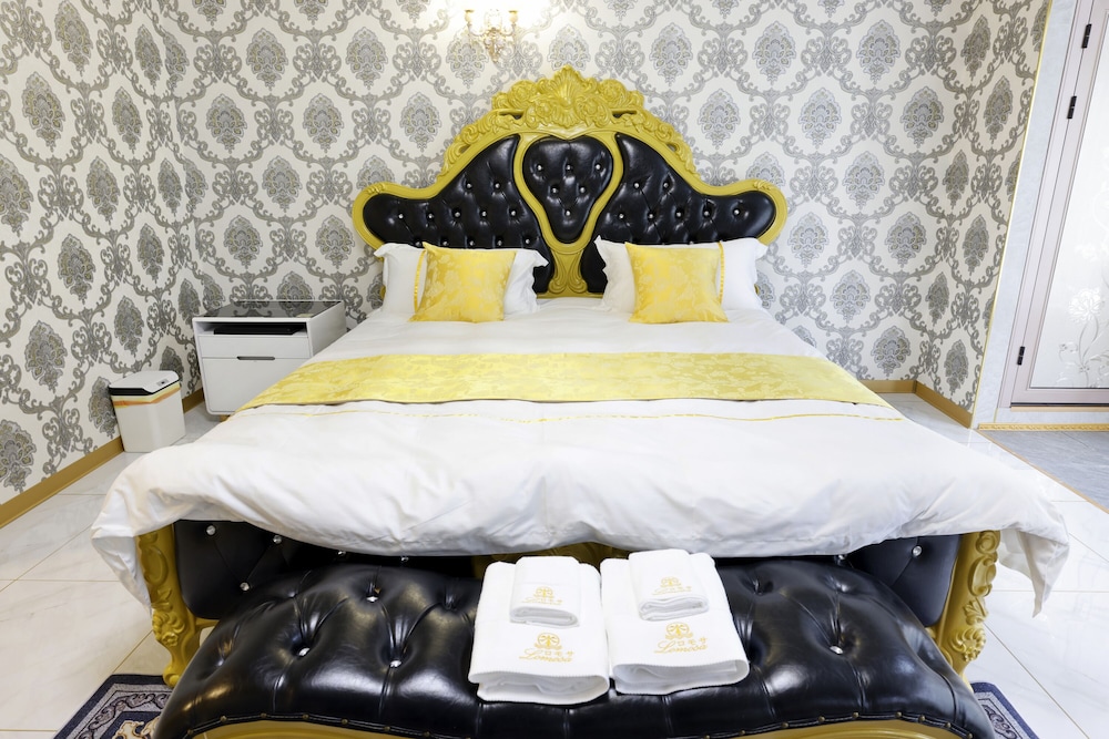 Royal Double Room