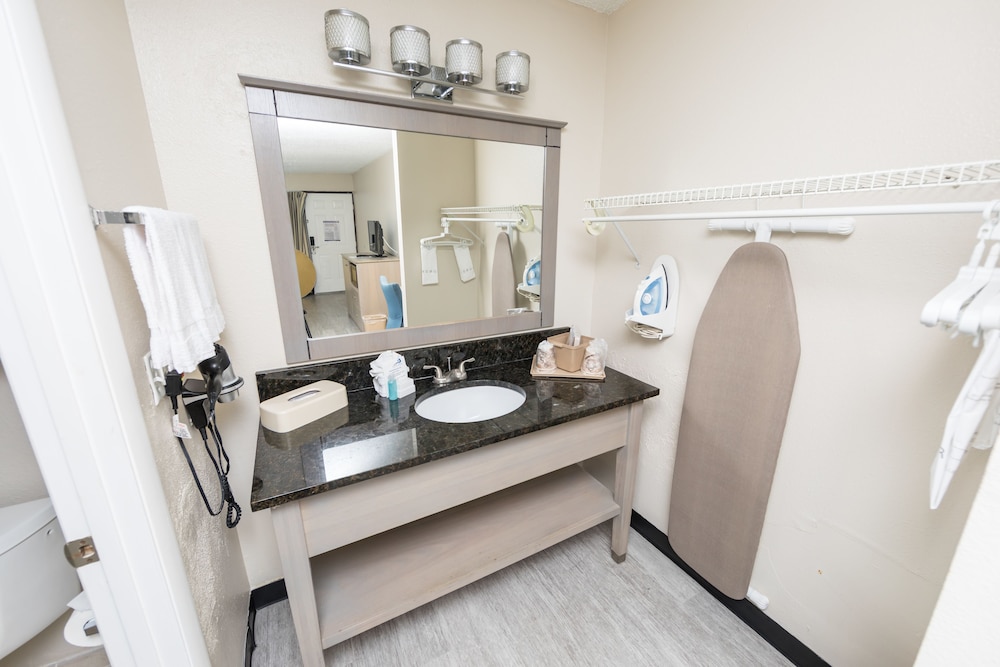 Standard Room, 2 Double Beds photo 2