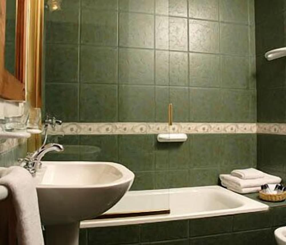 Single Room photo 2