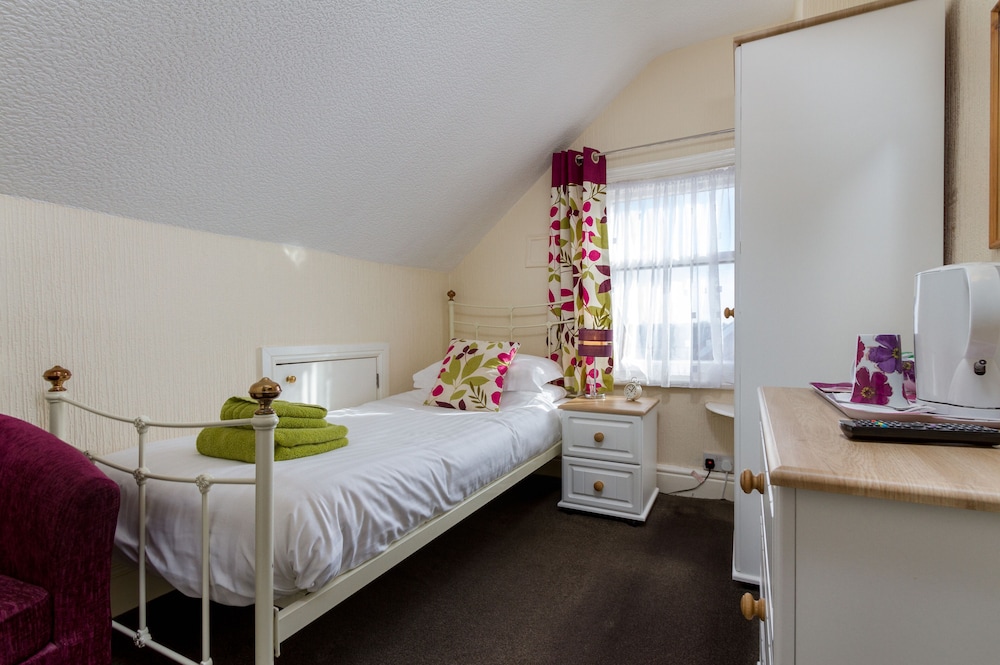 Standard Single Room (Second Floor, Age 35 and older) photo 2