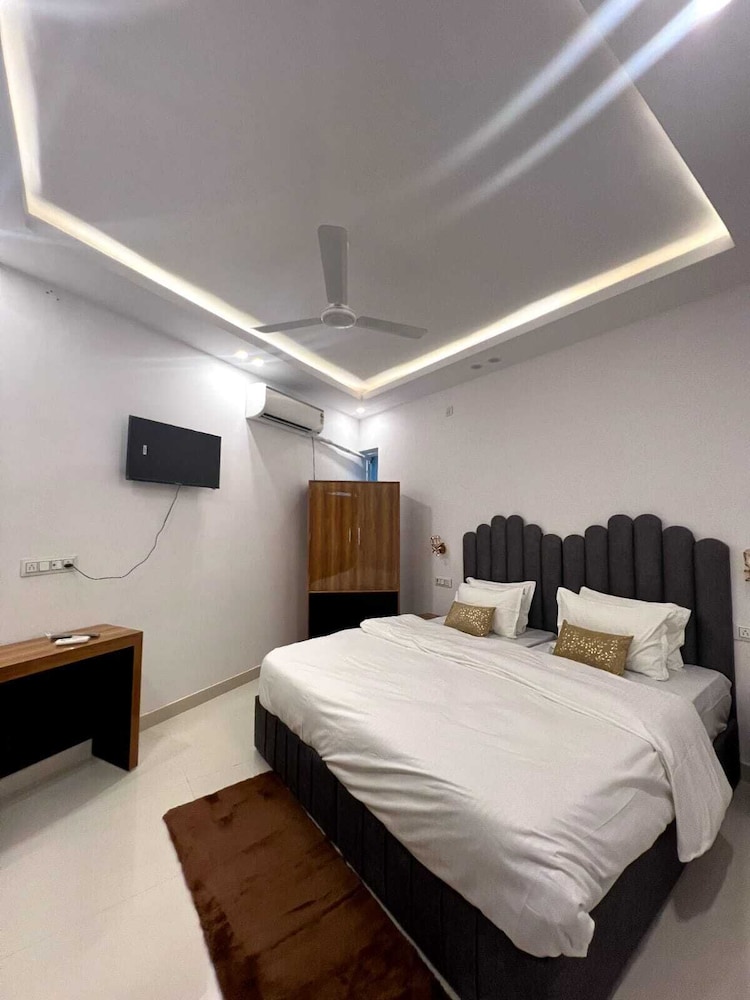 Luxury Twin Room photo 2